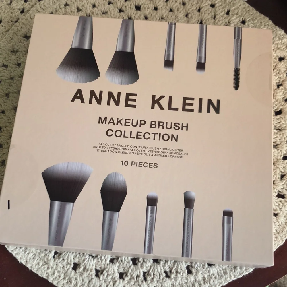 Anne Klein Makeup Brush Set
